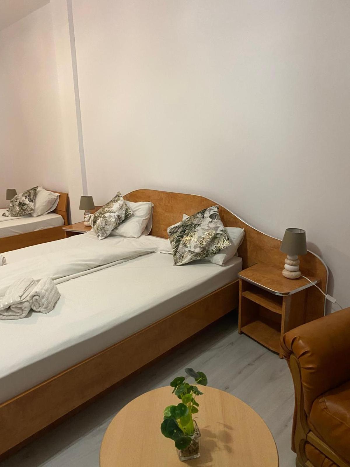 Hotel Green House Κραϊόβα Εξωτερικό φωτογραφία