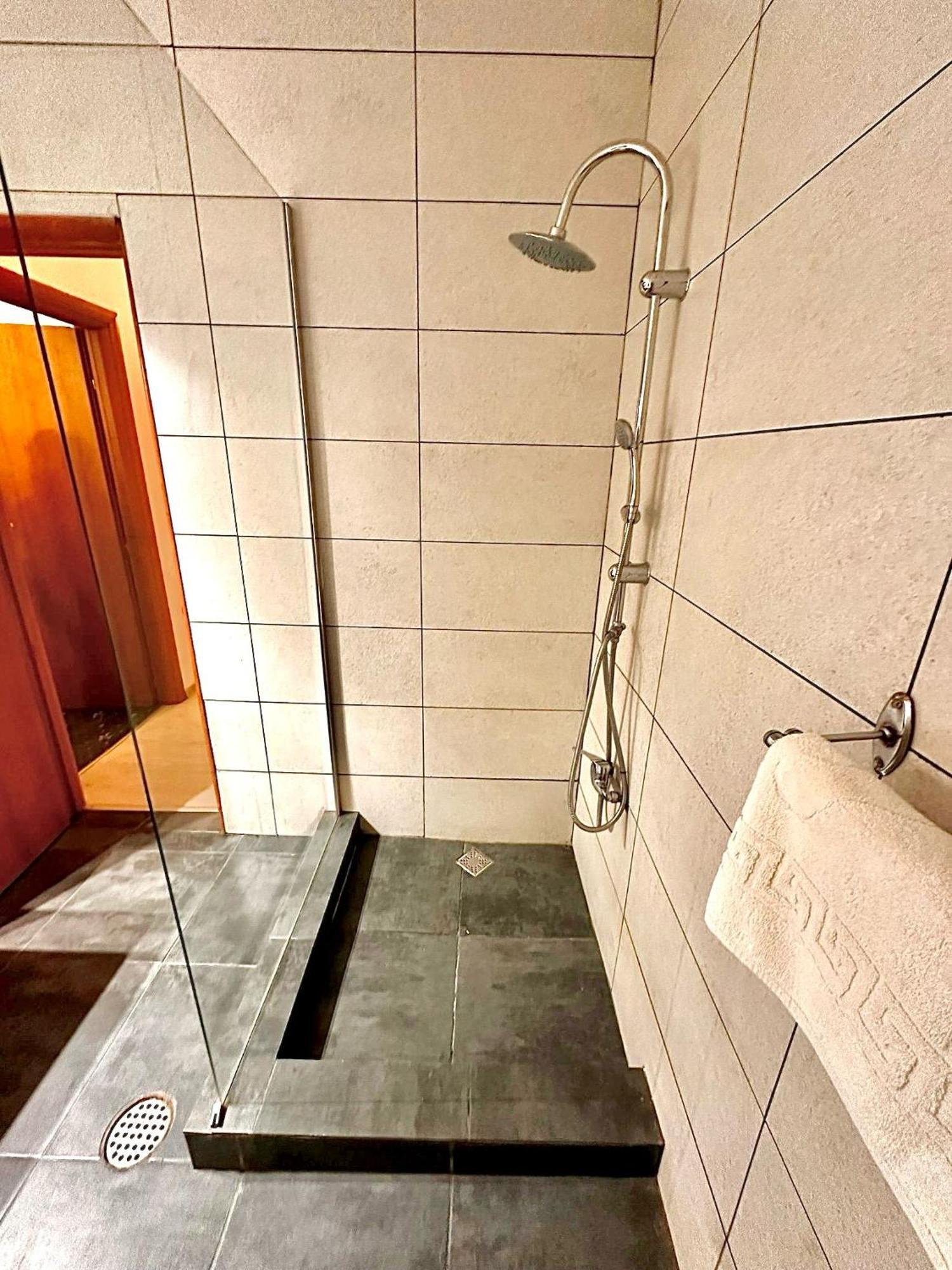 Hotel Green House Κραϊόβα Εξωτερικό φωτογραφία