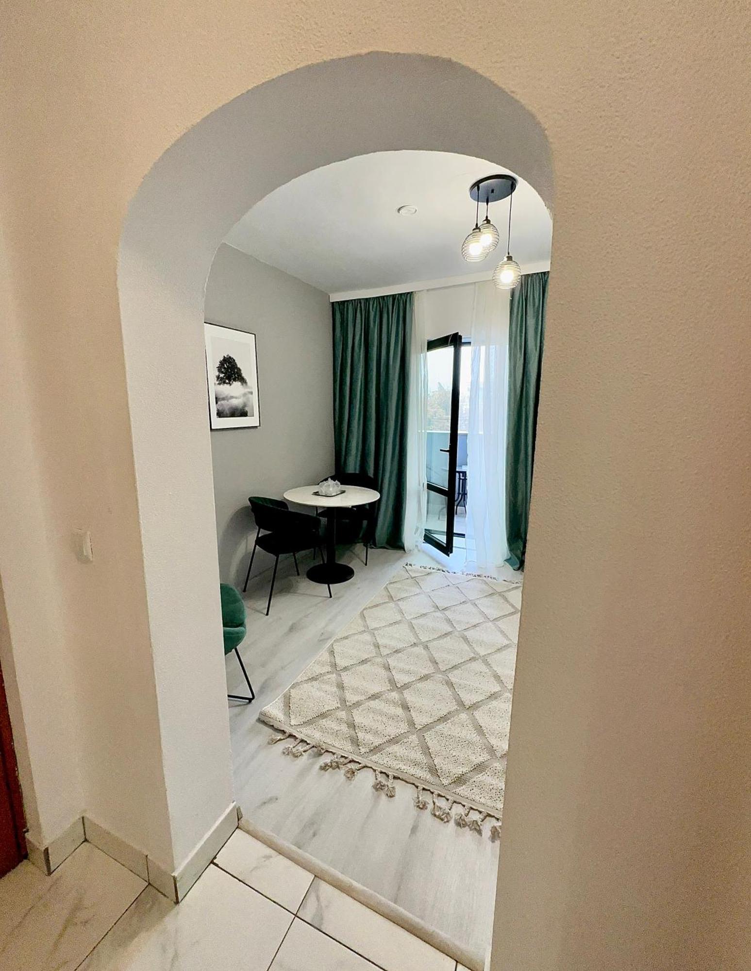 Hotel Green House Κραϊόβα Εξωτερικό φωτογραφία