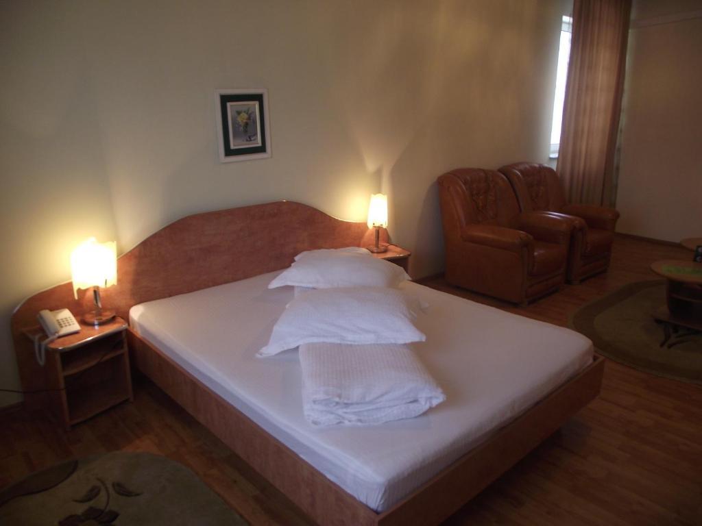 Hotel Green House Κραϊόβα Εξωτερικό φωτογραφία